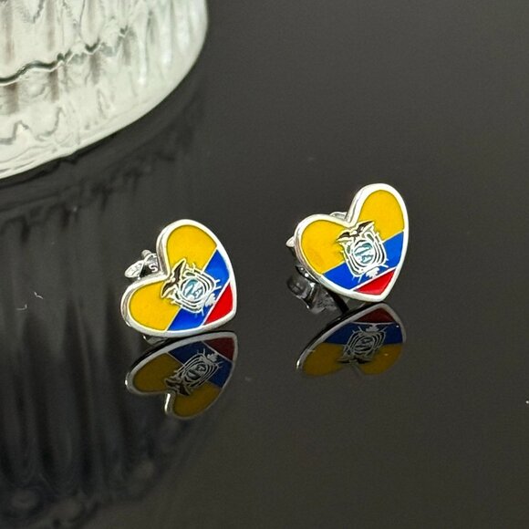 Ecuador Heart Earrings S925 Sterling Silver Handmade Ear Stud - Picture 5 of 5